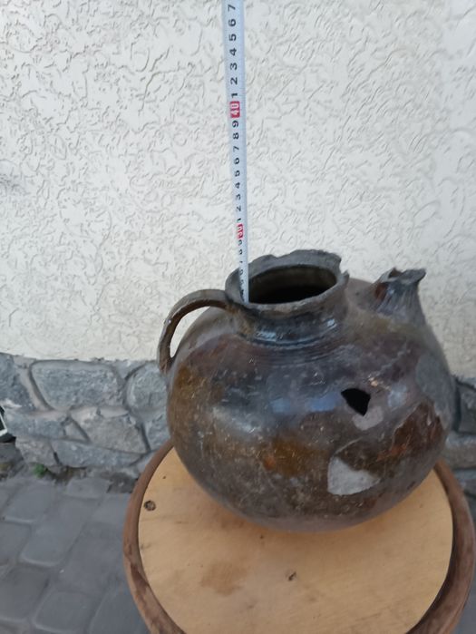 Старинный кувшин сосуд