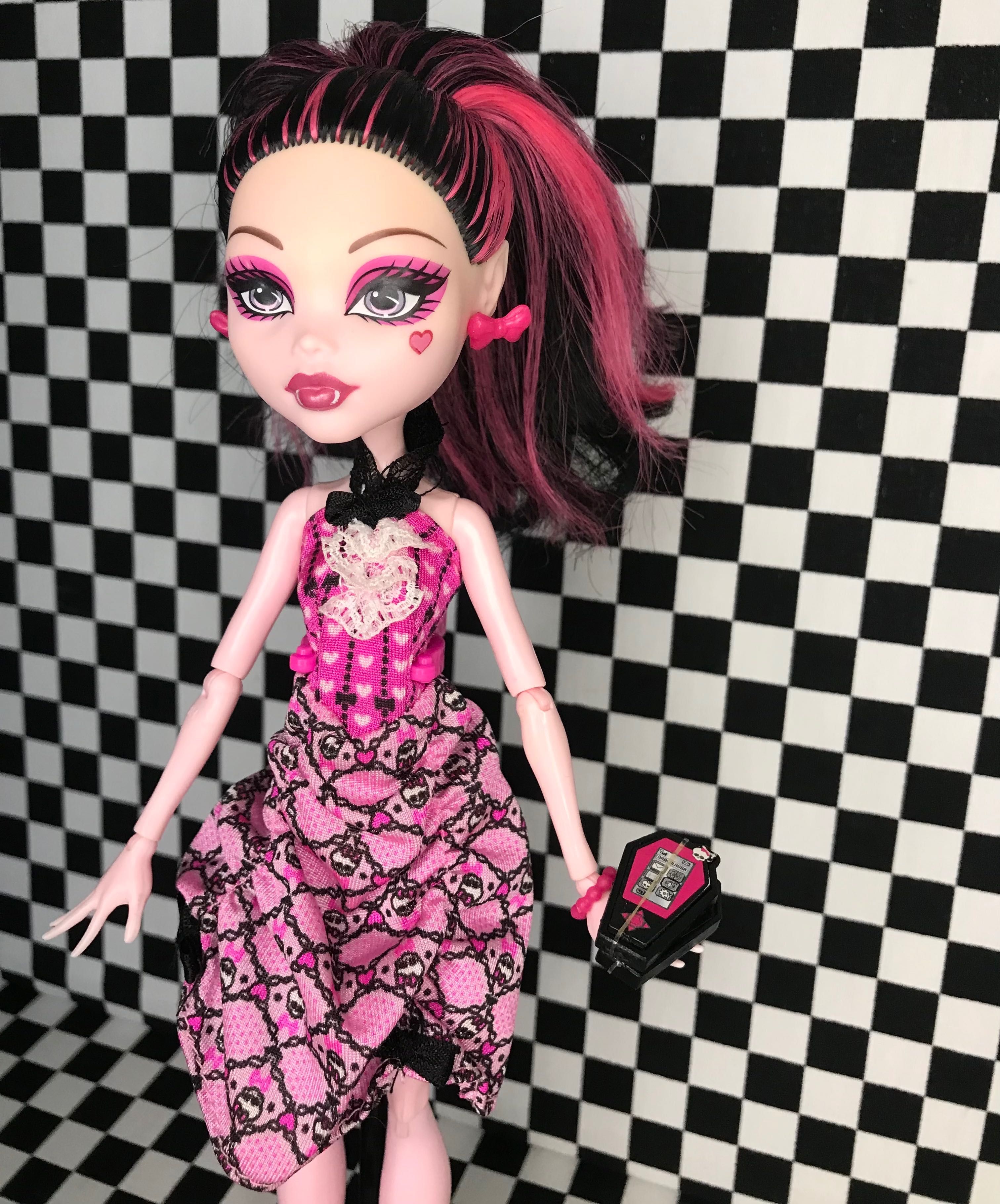 Monster High Монстер Хай Дракулаура Смертельно прекрасний горошок