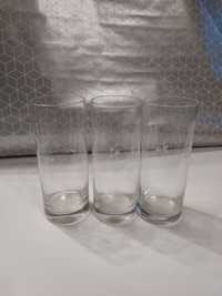 Wysokie szklanki do napojów z ozdobnym wzorem