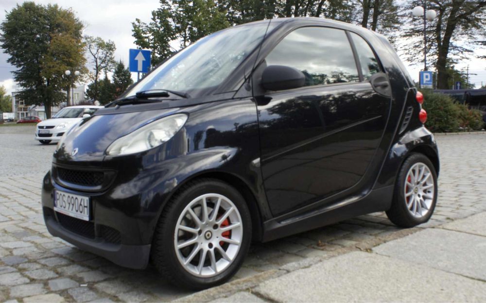 ! Smart Fortwo Black – oszczędny, wsiadasz i jedziesz!