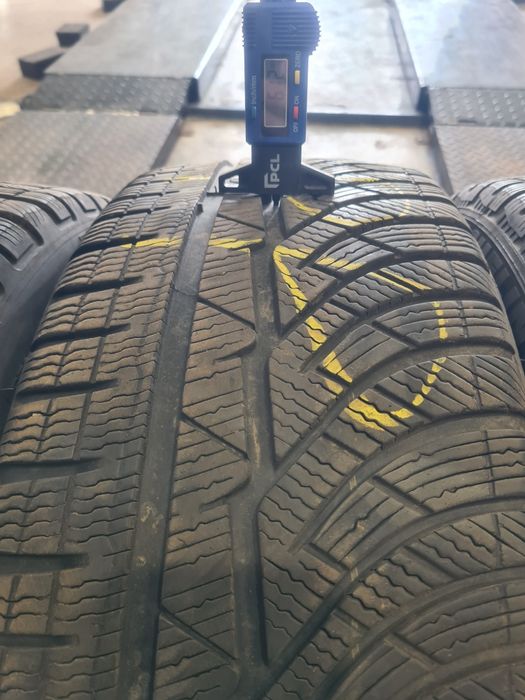 Opony zimowe 225 / 45 18'  Michelin Pilot Alpin 4 PA4 MO 5.5-6mm ładne