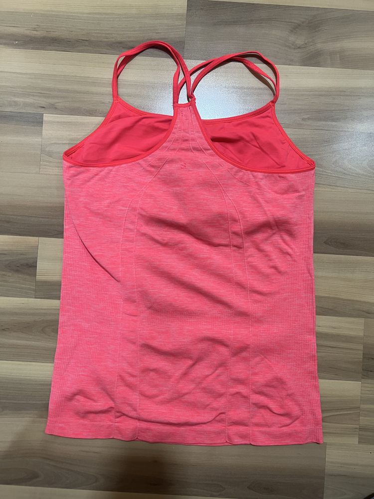 Спортивна майка з вшитими чашками H&M