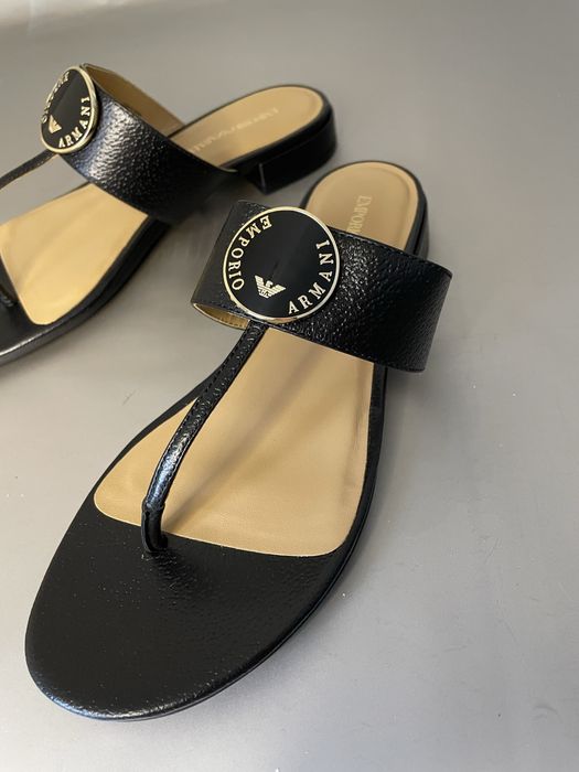 Вʼєтнамки Emporio Armani