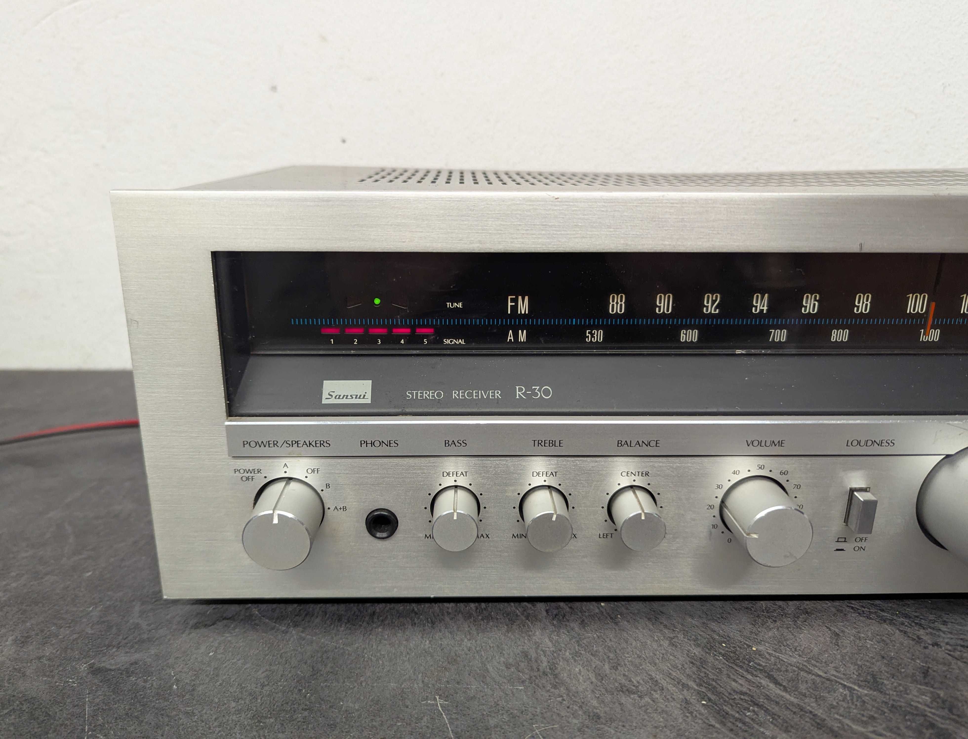 Ресивер Sansui R-30.