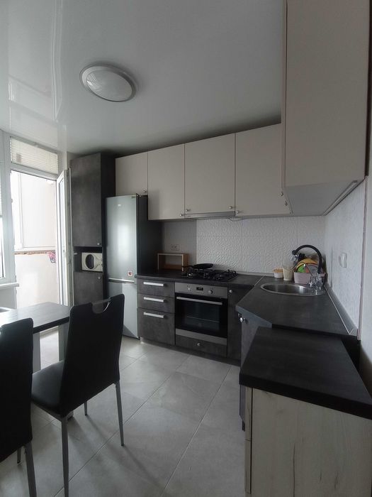 Здається 1км квартира на Дружбі в новобудові