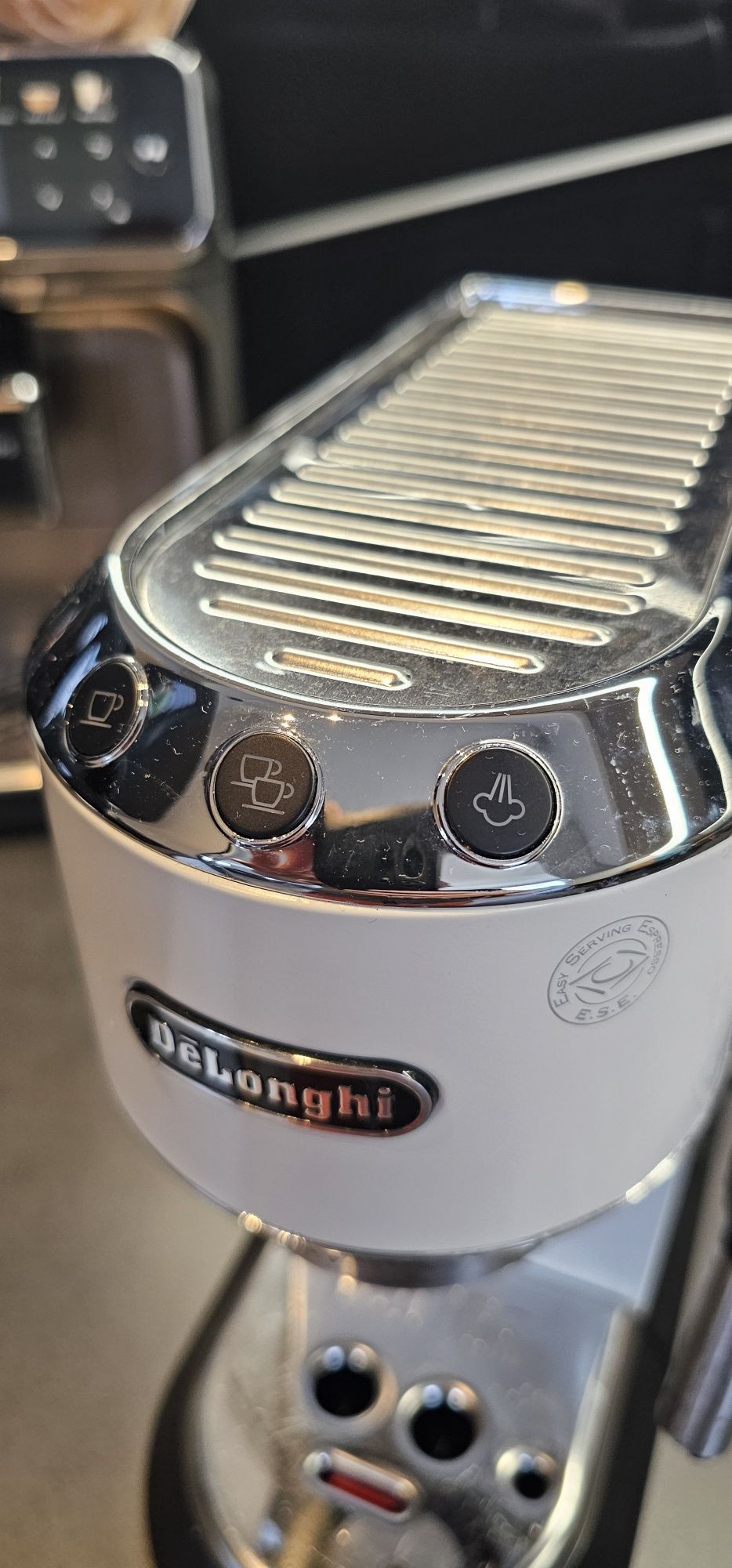 ekspres do kawy DeLonghi EC685W