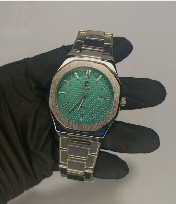 Елегантний годинник DFARN