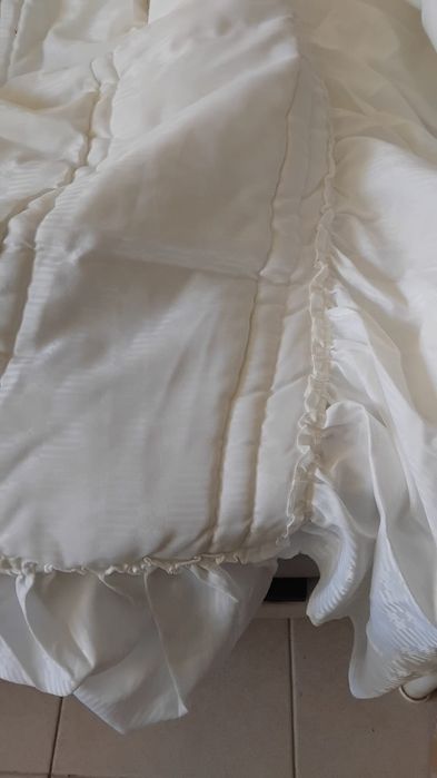 Colcha casal e fronhas com folhos vintage antiga branca