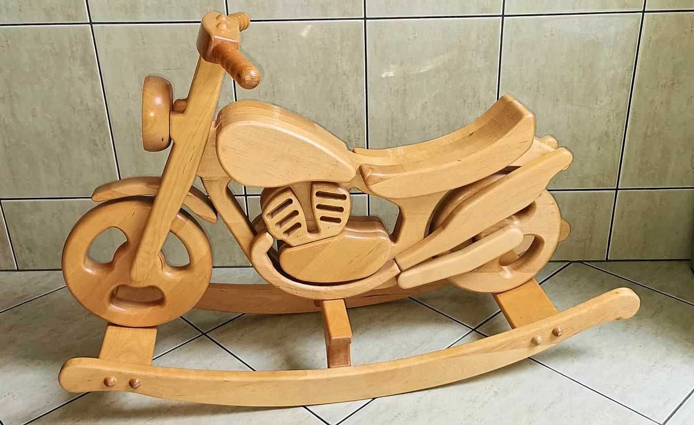 Motor drewniany bujany dla dziecka - fotel