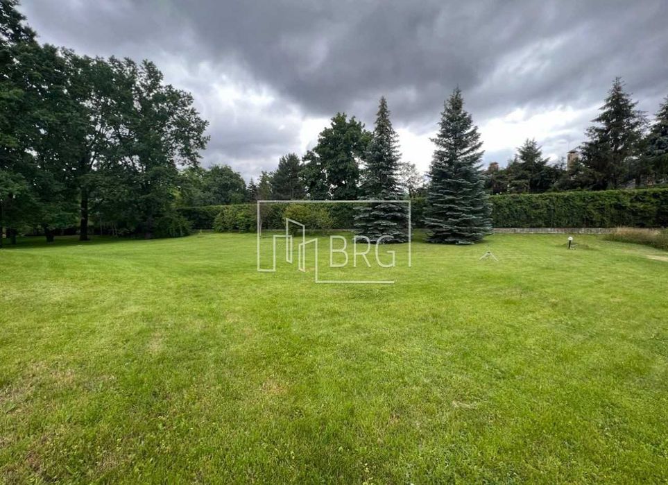 Продажа дома в коттеджном городке с выходом на Днепр 60 соток без%