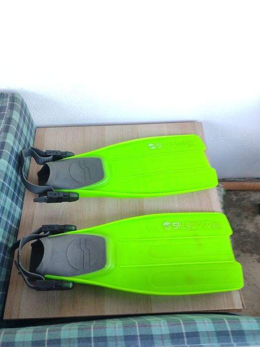 Barbatanas muito boas como novas