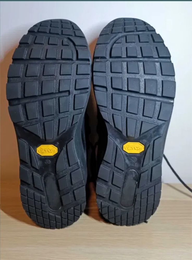 Buty Strauss, rozmiar 39, jak nowe!