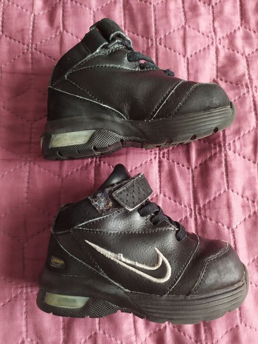 Buty AirMax Nike Rozmiar 20/21 czarne na rzep buty sportowe chłopięce