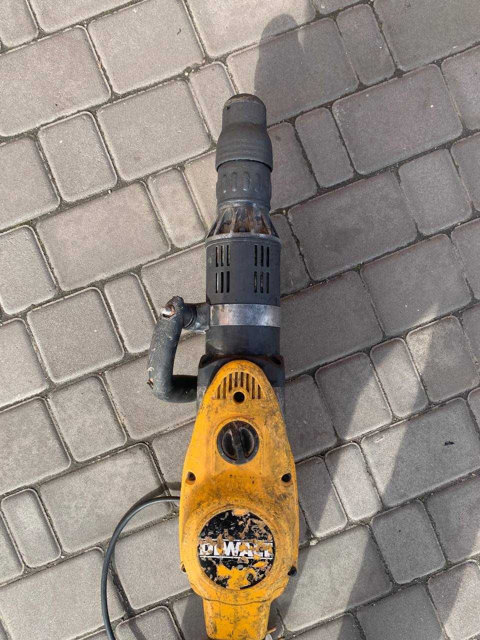 Молоток отбойный Dewalt D25900k