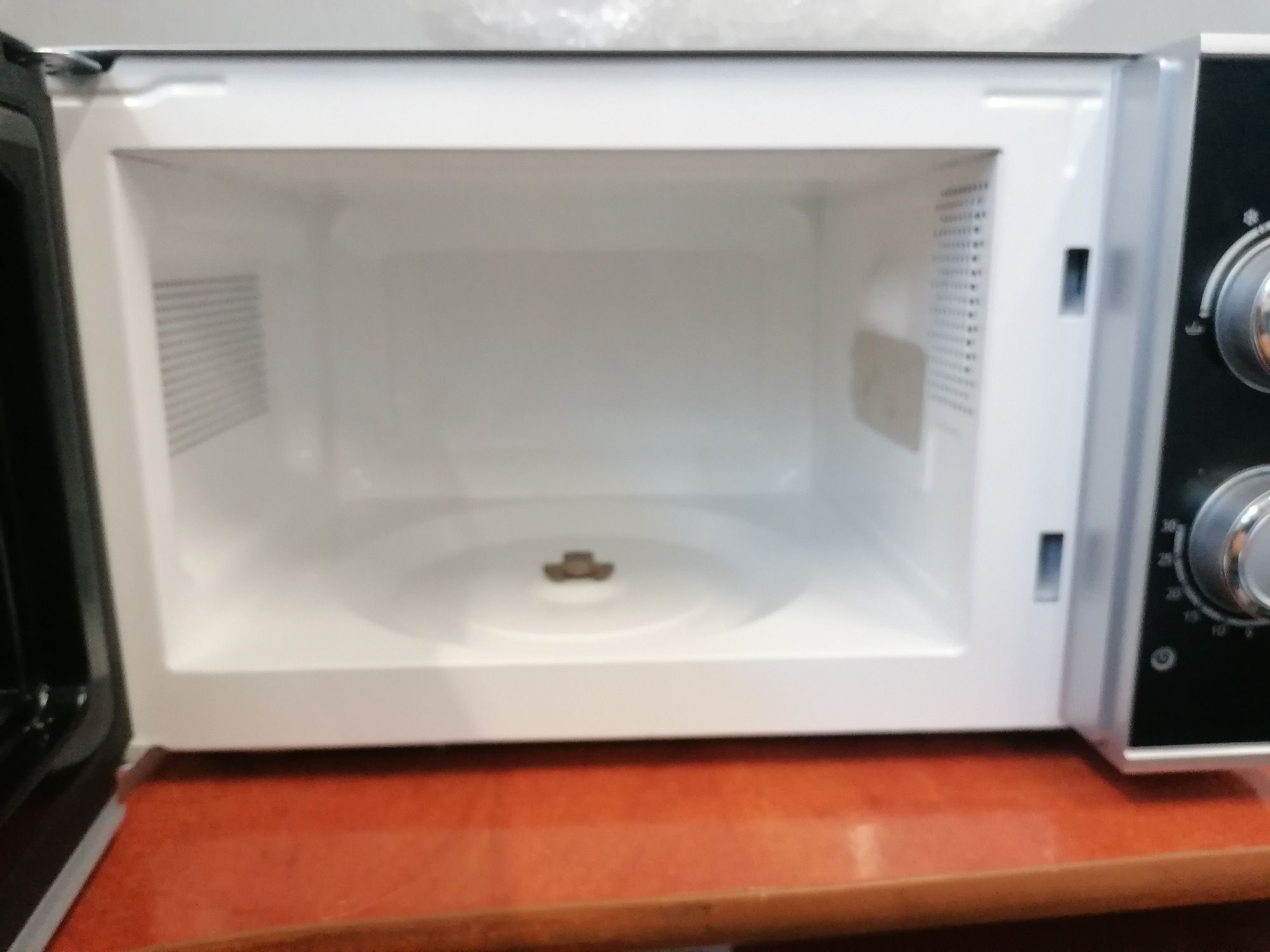 Mikrofalówka medion 17L M20
