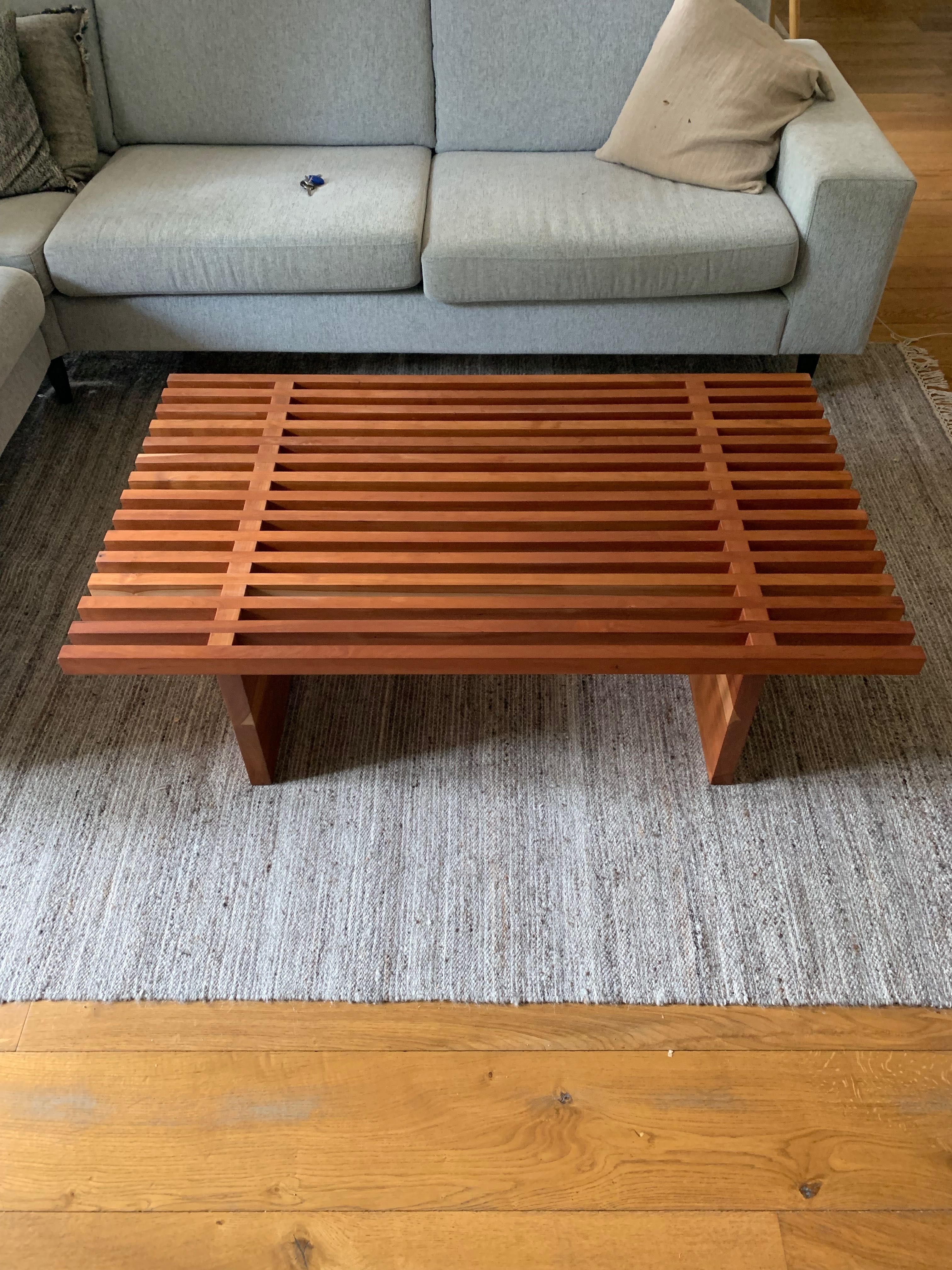 Mesa de centro cerejeira maciça