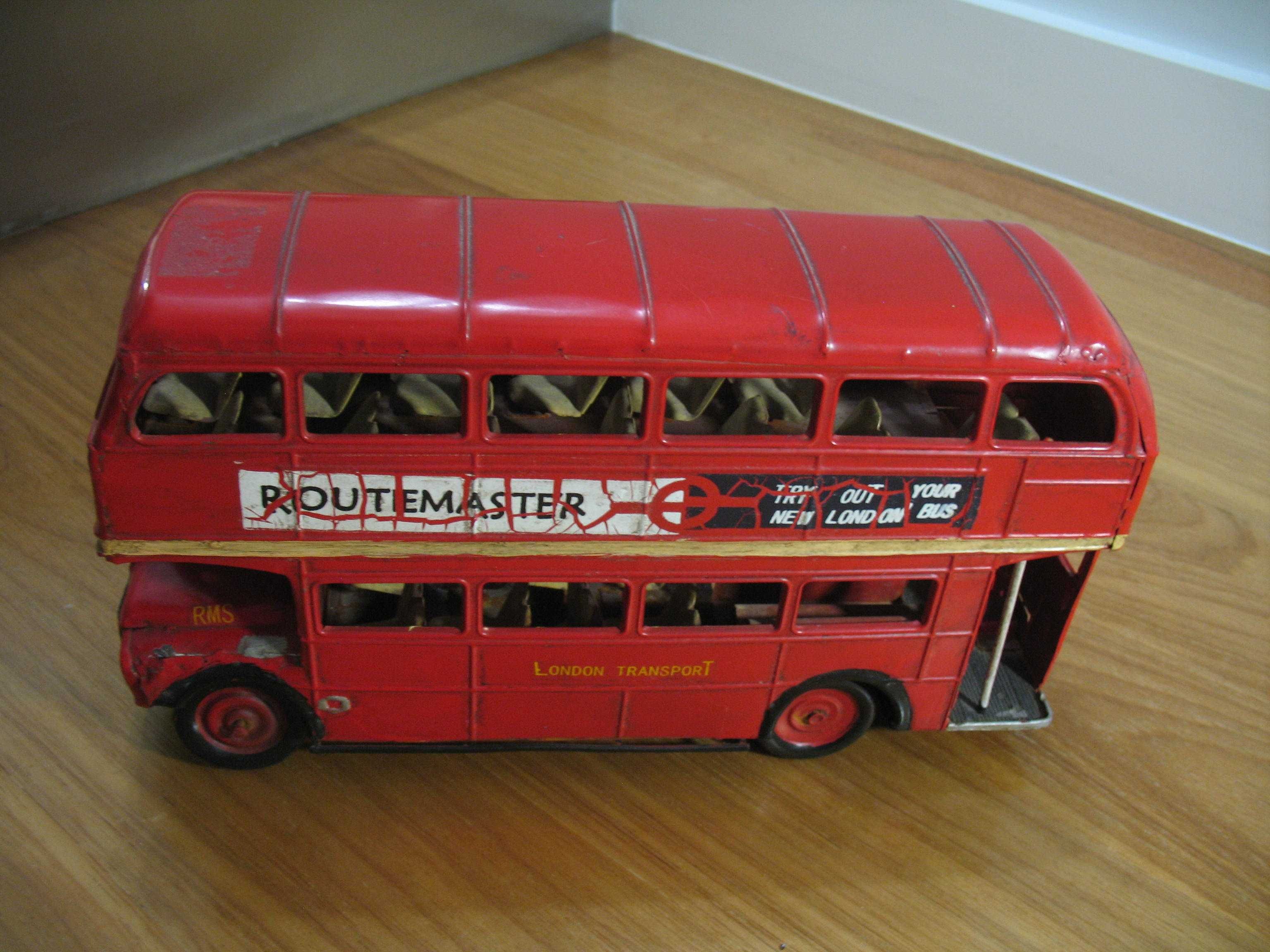 Antigo England Bus