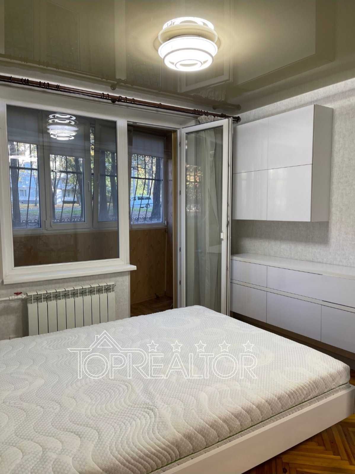 Продам 2 комнатную квартиру по ул. Гвардейцев  Широнинцев  59.