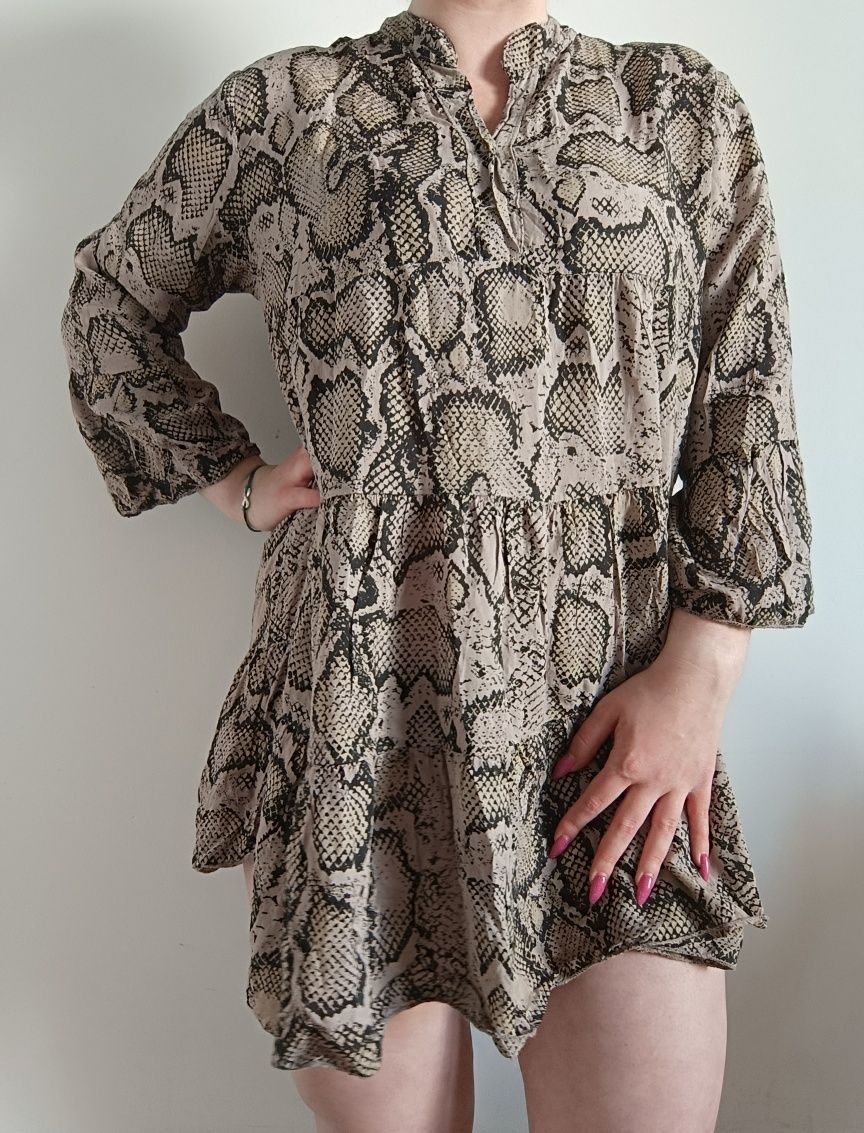 Krótka sukienka babydoll tunika wężowy wzór