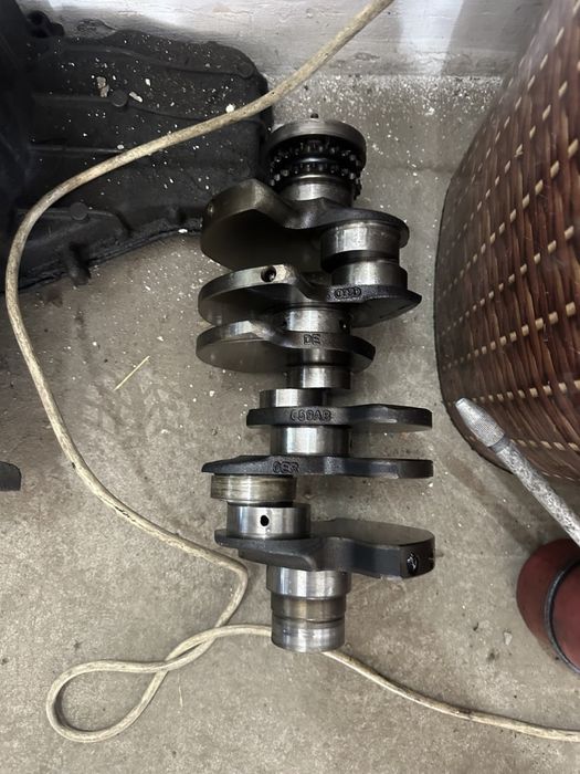 Коленвал ауді а6с6