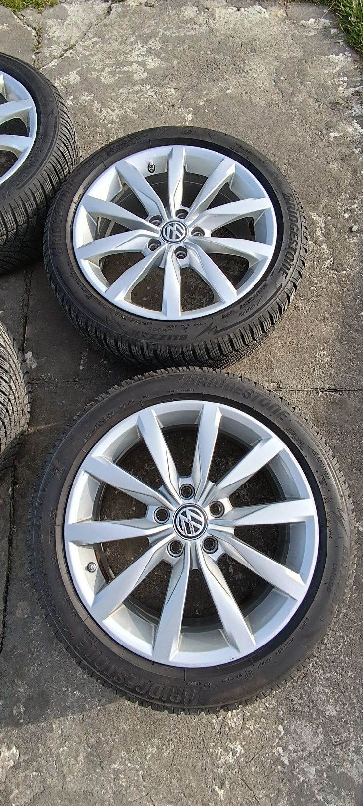 Alufelgi orginalne VW 17 cali 5x112 plus opony