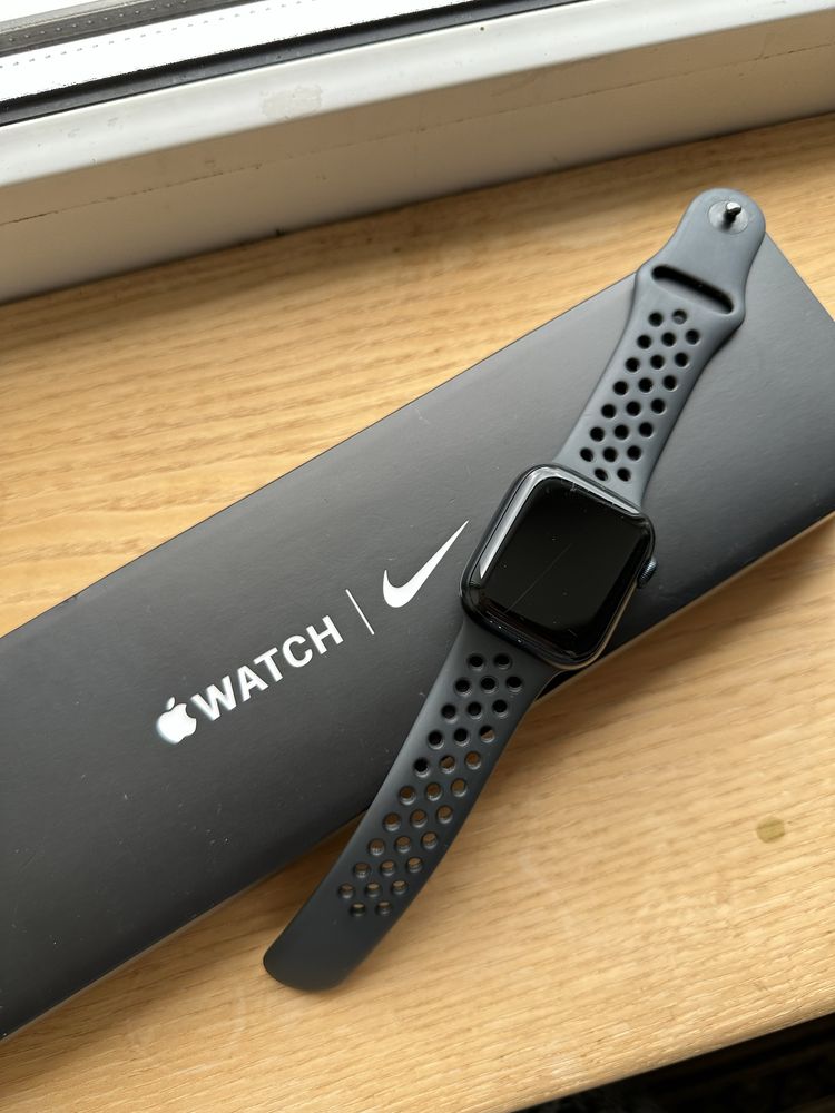 Apple Watch seriec 7 Nike 41 mm