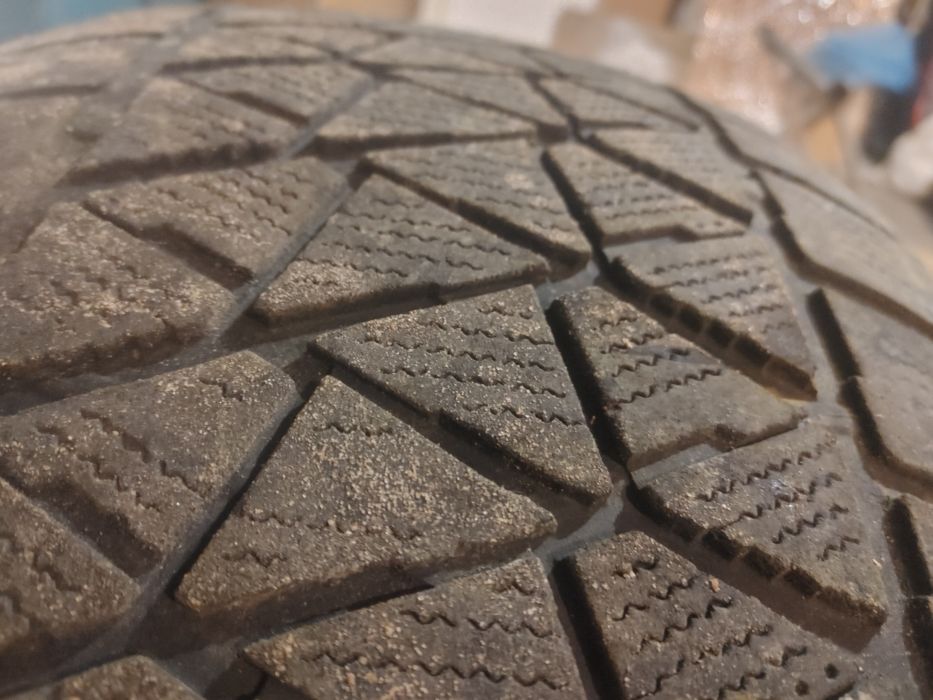 275/50 r22 Bridgestone зимние шины