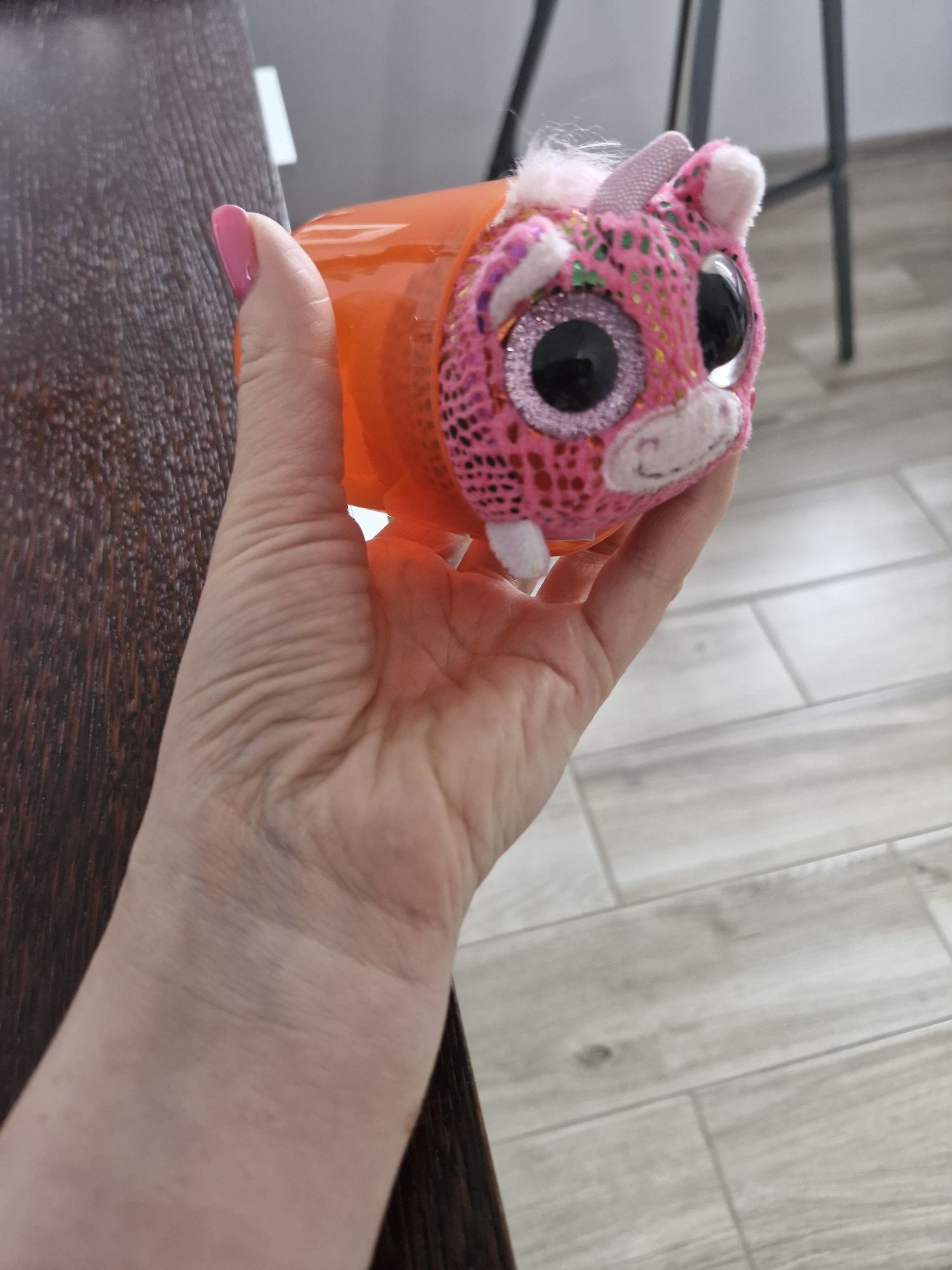 Maskotka mięciutka w pudełku  a la lód