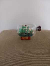 Barco em frasco de vidro (miniatura)