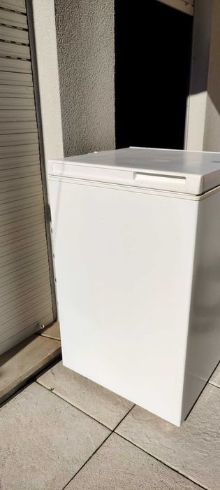 Indesit - Arca Congeladora Vertical - baixo consumo