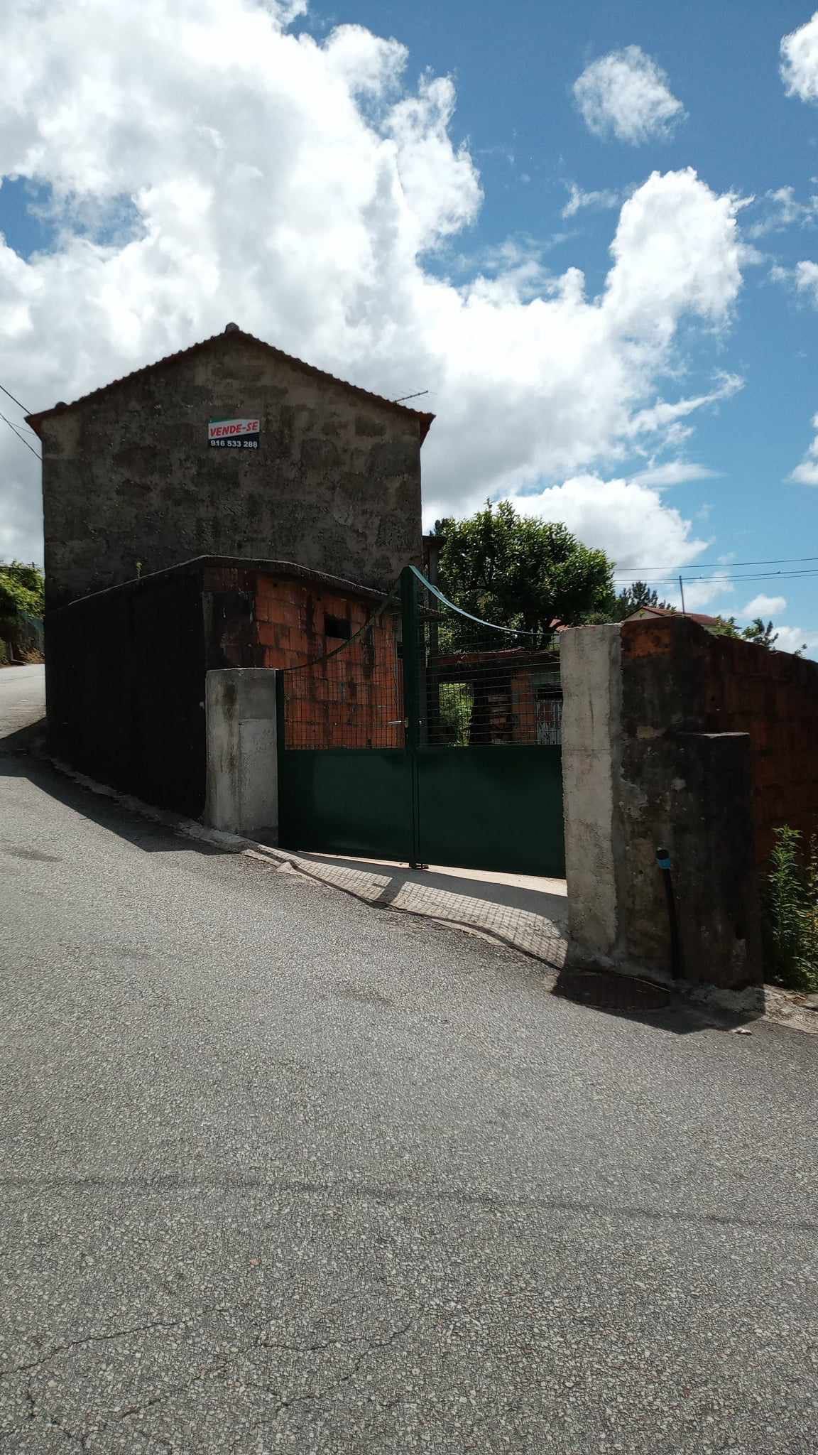 Casas de aldeia, com 150,00 m2 e 60,00 m2