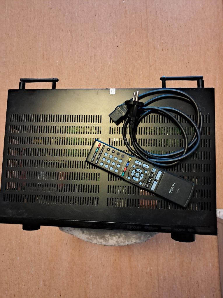 Amplituner Denon AVR 1100W, z obsługą bluetooth i wifi