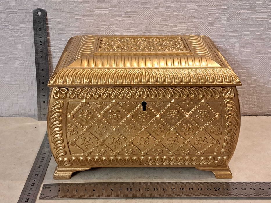 На подарок - Бронзовая шкатулка, ларец СССР  - сплав.