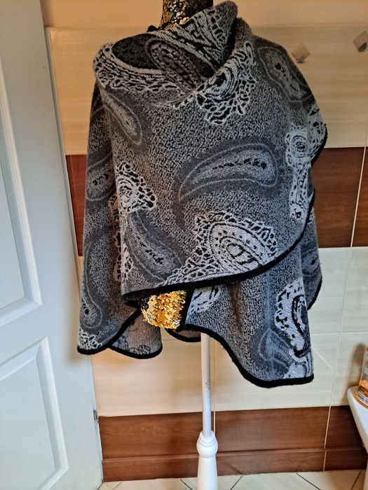 Ponczo damskie  damskie ciepłe.