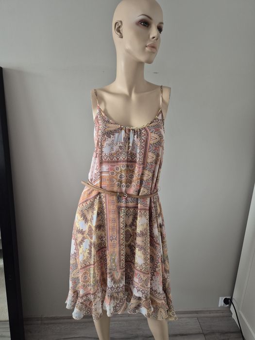 Piękna sukienka z paskiem w stylu Boho toż 38, Reserved