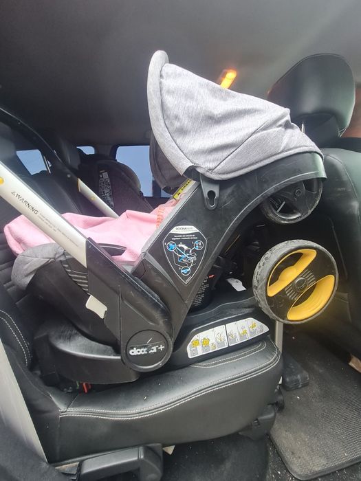 Doona Carrinho + isofix