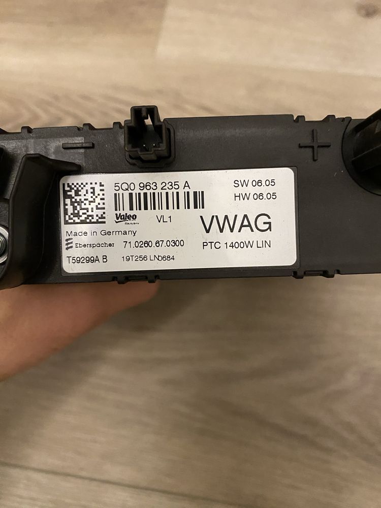 Продам нагріваючий елемент опаленя на WAG 5Q963235A новий
