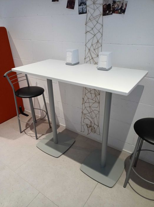 Стіл барний з кіслами