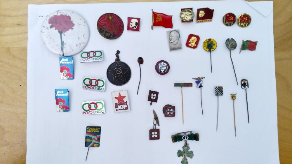 Pins antigos variados