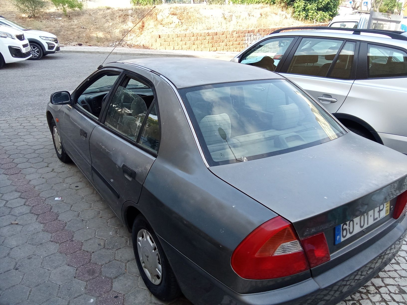 Mitsubishi lancer 1.3  em muito bom estado