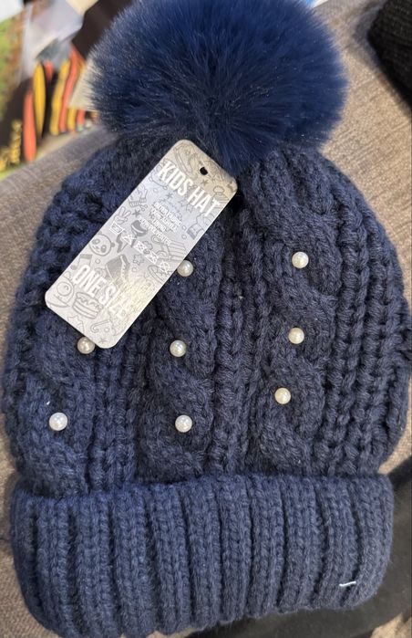 Ciepła czapka dziecięca z pomponem na misiu one size nowa