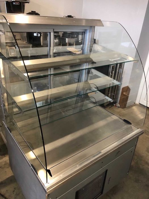 Холодильник вертикальний | Холодильна вітрина Counterline