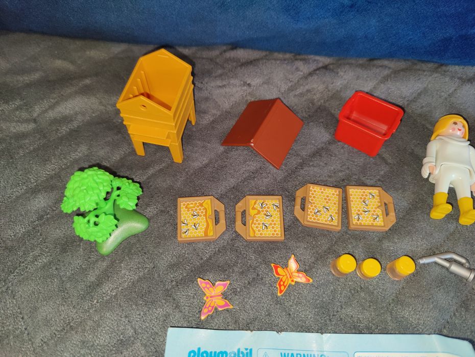 Playmobil Country 6818- pszczelarz/ strażnik pszczół z plastrami miodu