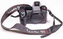 Panasonic Lumix DC-S1H + klatka Smallrig + dodatkowa bateria
