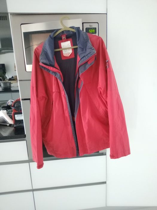 Vendo blusão tipo kispo em vermelho um pouco mais escuro do que na fot