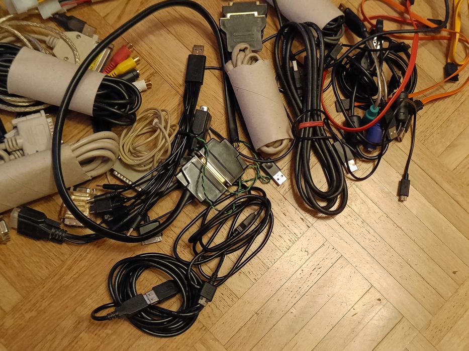 Kable komputerowe i przejściówki 5zł/szt USB VGA PATA COM HP Sony inne