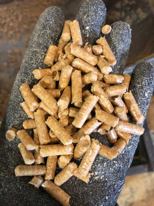 Pellet sosnowy jasny 6mm bez dodatków, super jakość. PRODUCENT!!