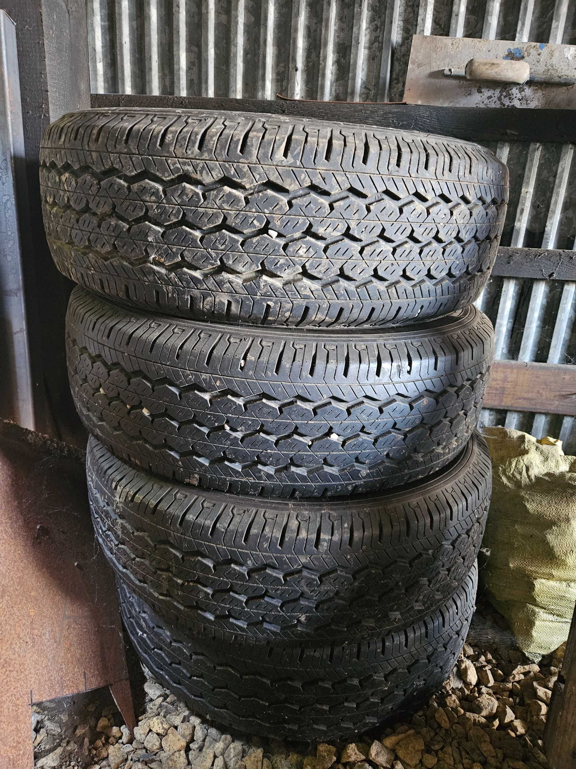 Opony do dostawczego 225/65/16c
