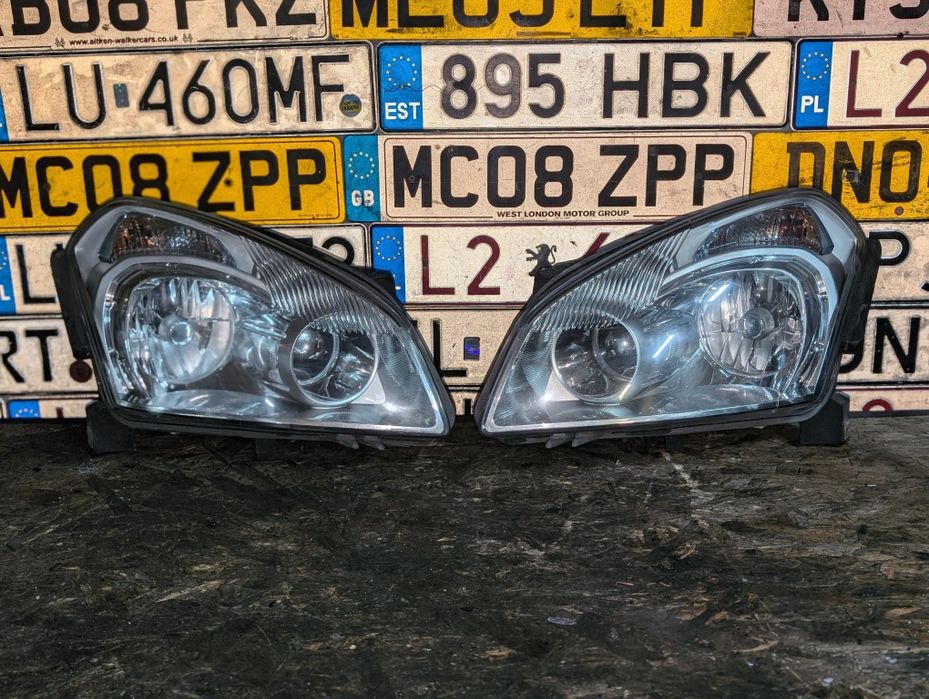 Передня фара права nissan qashqai j10 ксенон