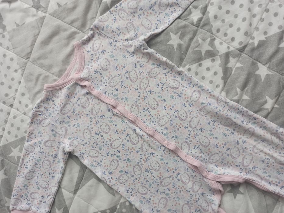 Pajac/śpiochy bawełniane w jeżyki rozm. 86